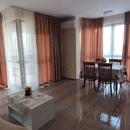 Luxury Ekaterina Апартаменты *