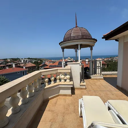 Luxury Ekaterina Apartment