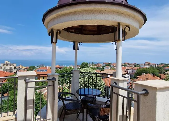 Luxury Ekaterina Chernomorets